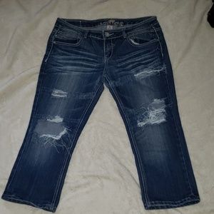 Almost famous Jean capris size 11